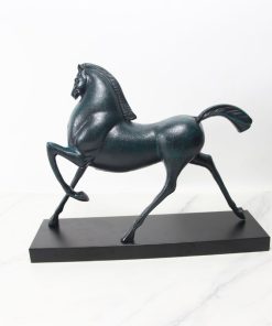 Tượng Ngựa Tối Giản