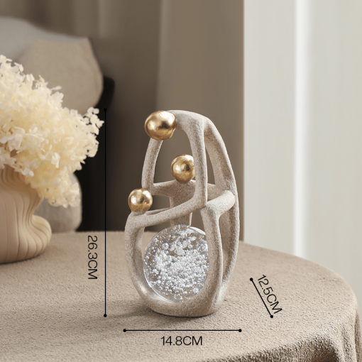 Tượng Người Ôm Cầu Pha Lê