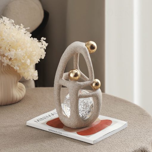 Tượng Người Ôm Cầu Pha Lê