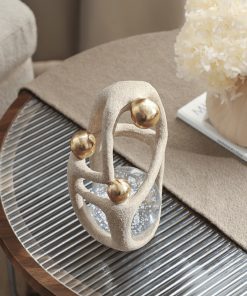 Tượng Người Ôm Cầu Pha Lê