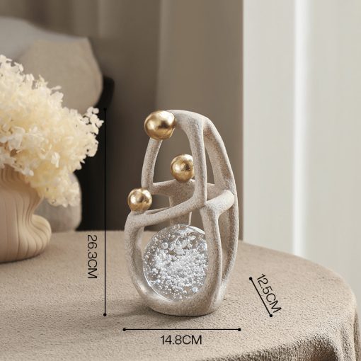 Tượng Người Ôm Cầu Pha Lê